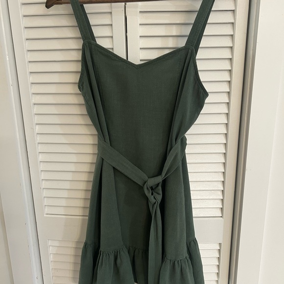 Sleeveless Green Tie-Waist Mini Dress with Ruffle Hem - Picture 2 of 9